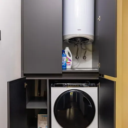 Happy People - Grey 1-bd By Flat Mаnager