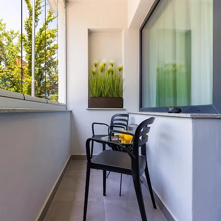 Apartment Happy People - Grey 1-bd By Flat Mаnager