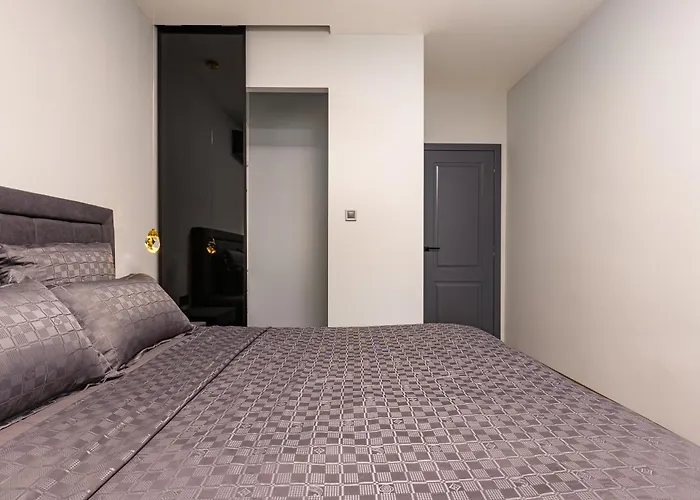 Happy People - Grey 1-bd By Flat Mаnager